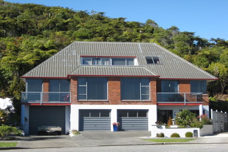 Photo of property in 27 Loris Place, Karoro, Greymouth, 7805