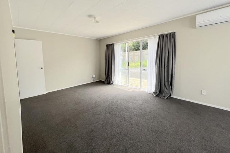 Photo of property in 70 Parrs Cross Road, Henderson, Auckland, 0612
