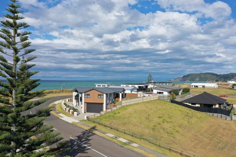 Photo of property in 2 Pacific Parade, Coastlands, Whakatane, 3120