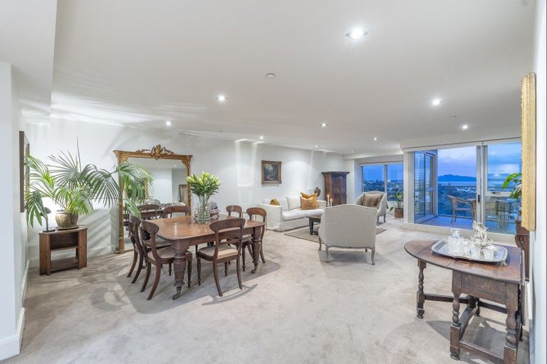 Photo of property in Oakridge Apartments, 703/10 Middleton Road, Remuera, Auckland, 1050