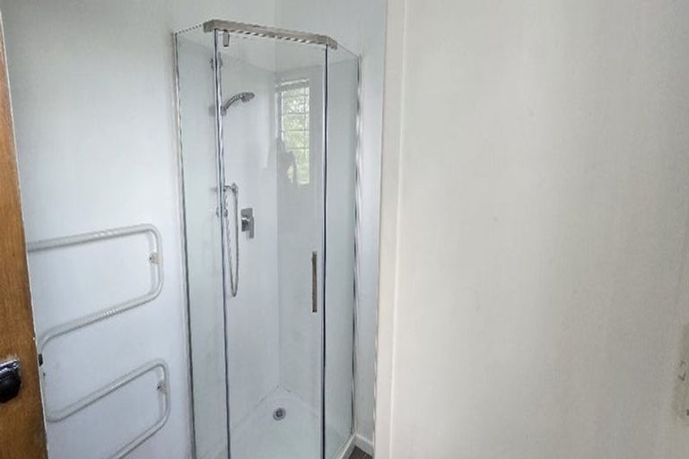 Photo of property in 67 View Road, Henderson, Auckland, 0612