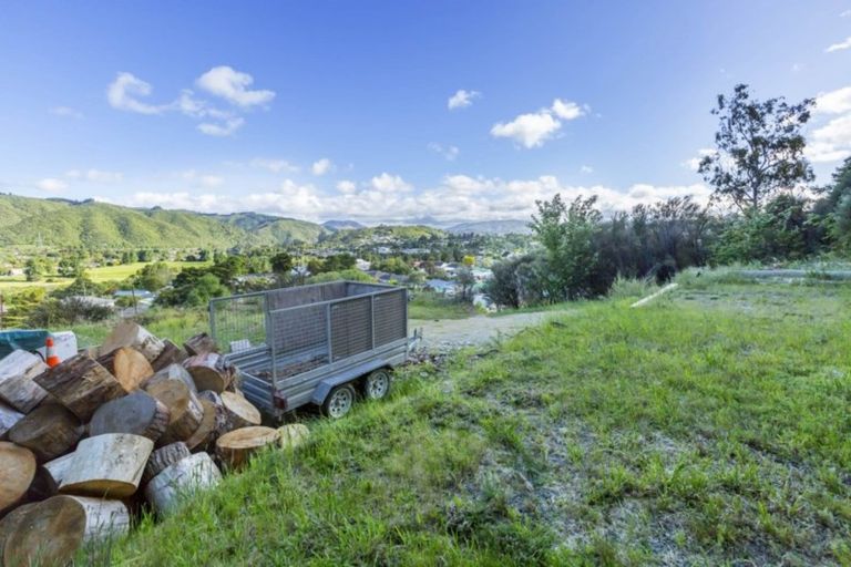 Photo of property in 5 Mccarthy Grove, Clouston Park, Upper Hutt, 5018