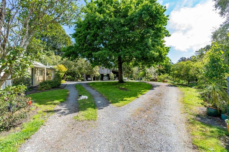 Photo of property in 1021 Old North Road, Waimauku, 0882