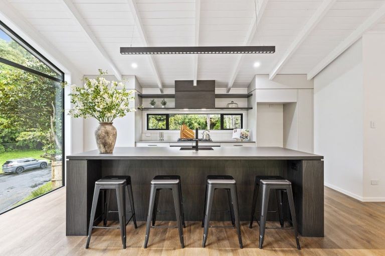 Photo of property in 11 Marina Grove, Frankleigh Park, New Plymouth, 4310