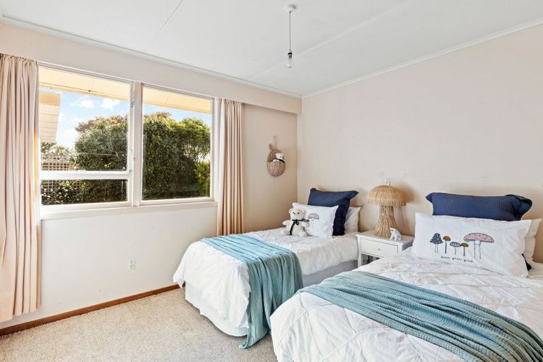 Photo of property in 82 Manu Crescent, Upper Vogeltown, New Plymouth, 4310