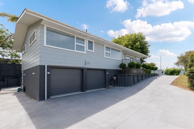 Photo of property in 19 Advene Road, Cockle Bay, Auckland, 2014