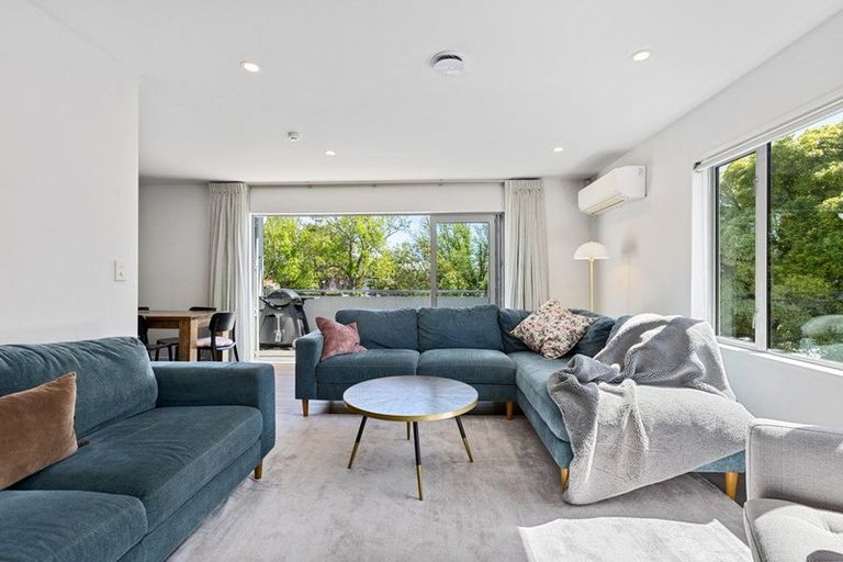 Photo of property in 61a Cashmere Road, Cashmere, Christchurch, 8022