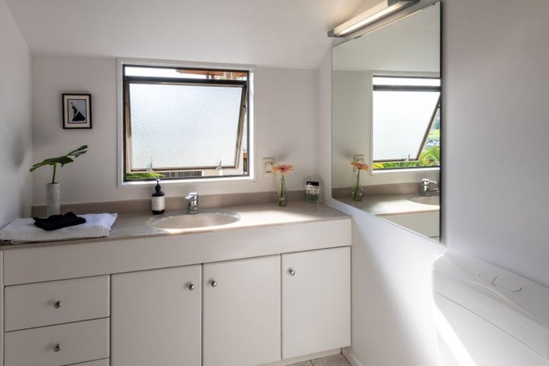 Photo of property in 1/12 Craig Road, Milford, Auckland, 0620