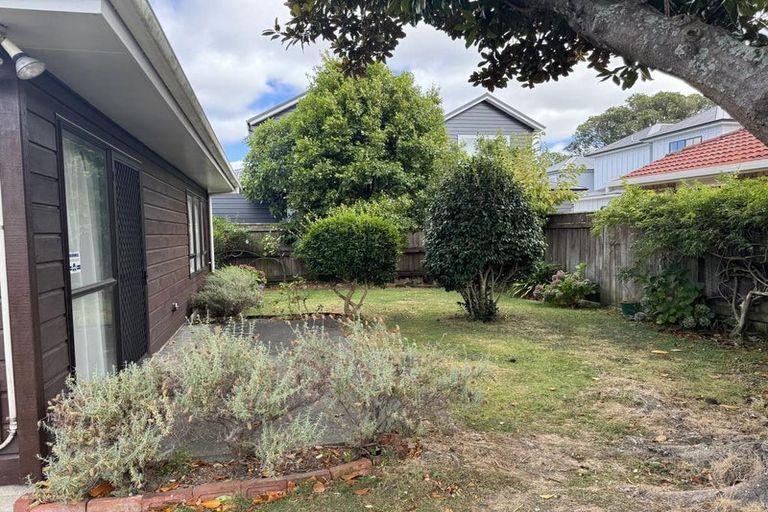 Photo of property in 2/66 Queens Grove, Hutt Central, Lower Hutt, 5010