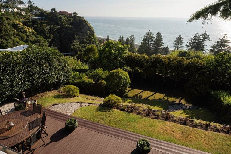 Photo of property in 16 Hukarere Road, Bluff Hill, Napier, 4110