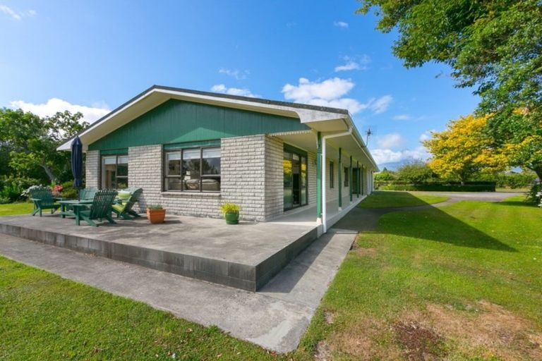 Photo of property in 15 Alfred Road, Egmont Village, New Plymouth, 4371