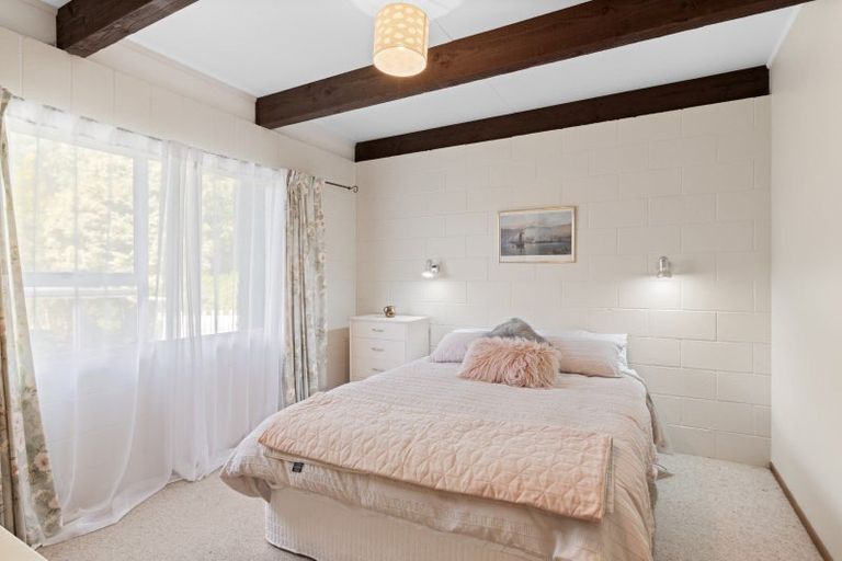 Photo of property in 83 Kent Street, Picton, 7220