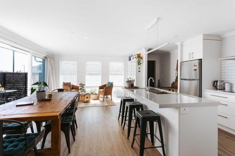 Photo of property in 77 Bert Wall Drive, Omokoroa, 3114