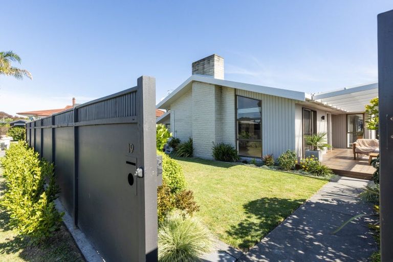 Photo of property in 19 Laurent Place, Greenmeadows, Napier, 4112