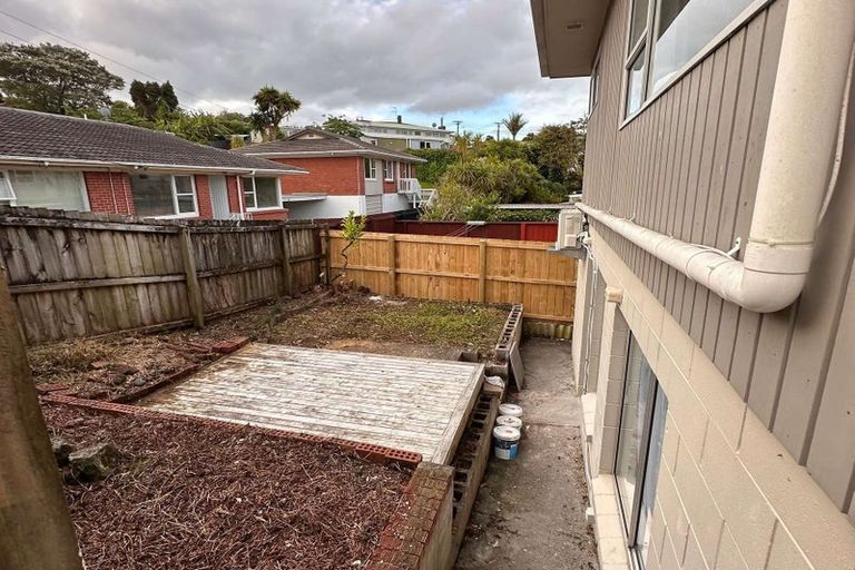 Photo of property in 2/42 Sheridan Drive, New Lynn, Auckland, 0600