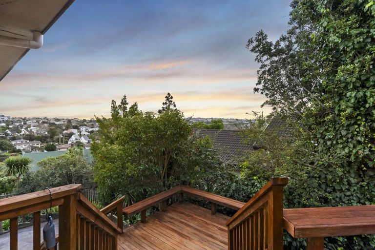 Photo of property in 14 Kallista Place, Browns Bay, Auckland, 0630