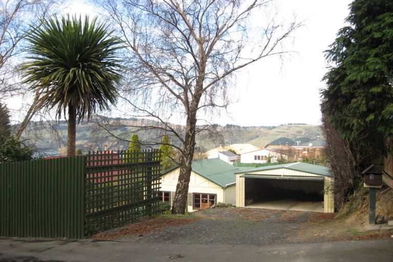 Photo of property in 18 Ellesmere Street, Ravensbourne, Dunedin, 9022