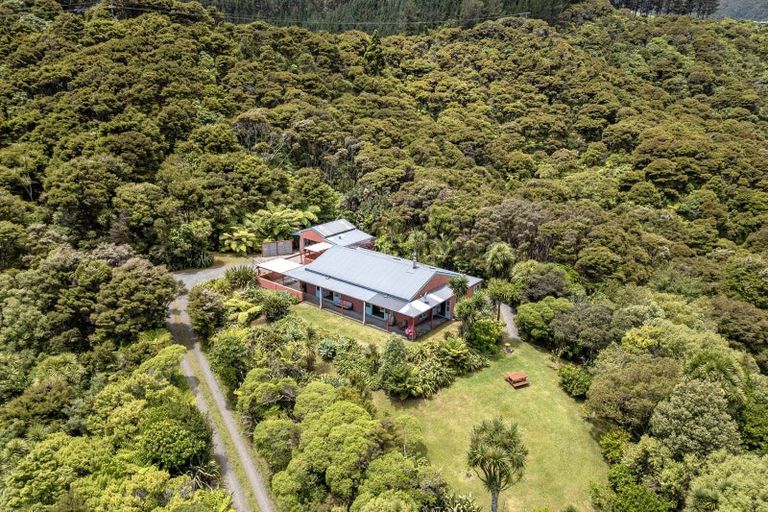 Photo of property in 206 Colville Road, Coromandel, 3584
