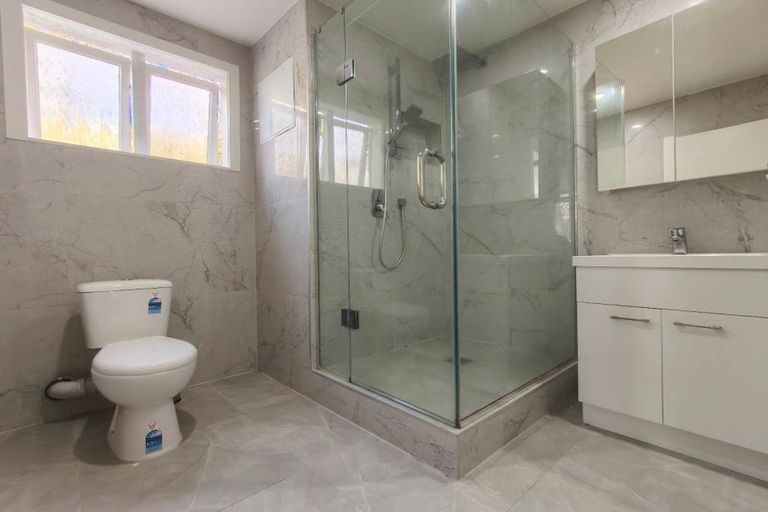 Photo of property in 14 Hague Place, Birkenhead, Auckland, 0626