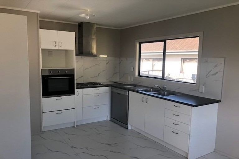 Photo of property in 15a Secretariat Place, Randwick Park, Auckland, 2105