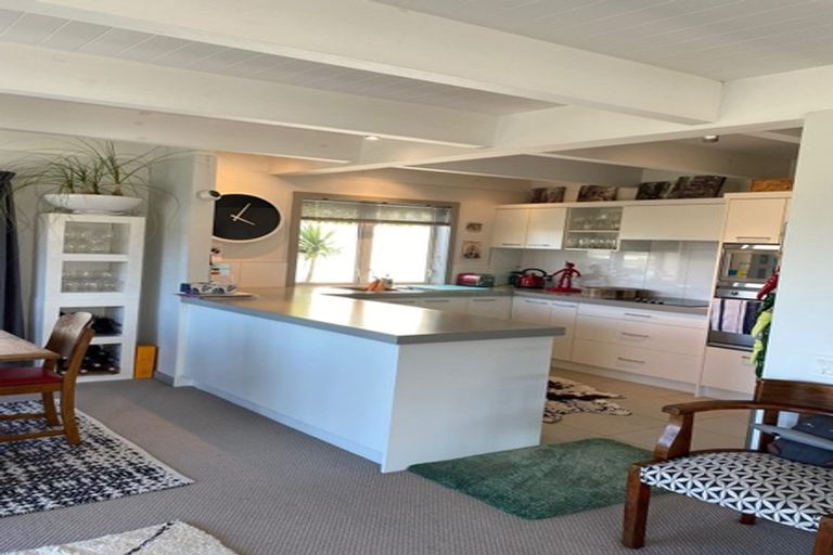 Photo of property in 16 Cavalry Close, Crofton Downs, Wellington, 6035