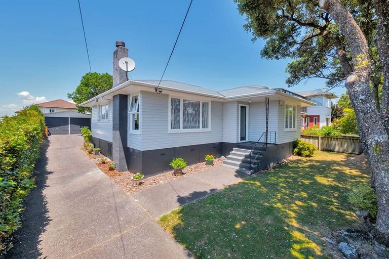 Photo of property in 42 Barrys Road, Glendene, Auckland, 0602