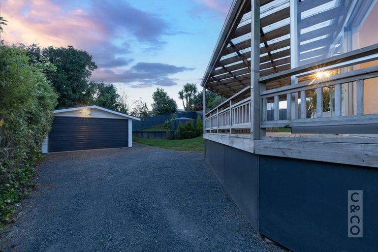 Photo of property in 28 Great North Road, Riverhead, 0820