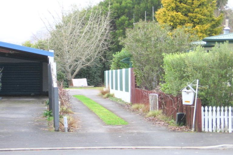 Photo of property in 14 Sacha Place, Glenview, Hamilton, 3206