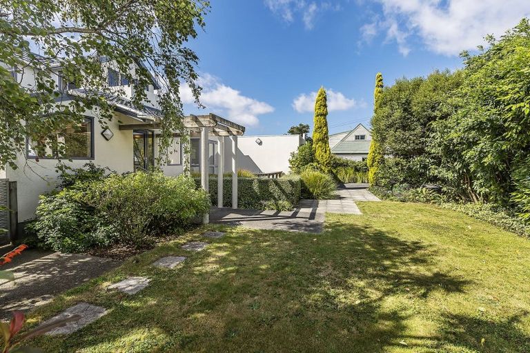 Photo of property in 18 Oxford Street, Tawa, Wellington, 5028