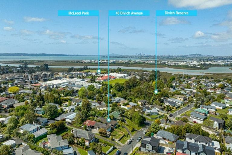 Photo of property in 40 Divich Avenue, Te Atatu South, Auckland, 0610