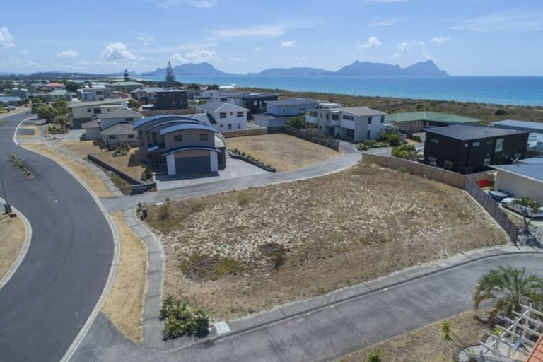 Photo of property in 147 Bream Bay Drive, Ruakaka, 0116
