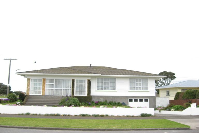 Photo of property in 5 Ropiha Street, Fitzroy, New Plymouth, 4312