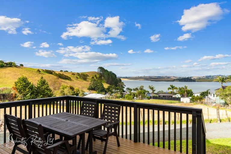 Photo of property in 38 Oxford Street, Whakapirau, Maungaturoto, 0583