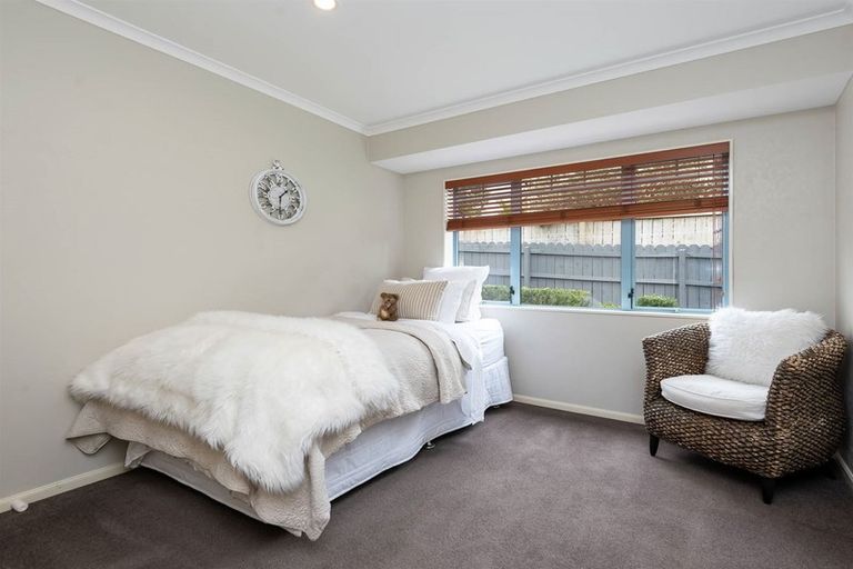 Photo of property in 31 Moyrus Crescent, East Tamaki Heights, Auckland, 2016