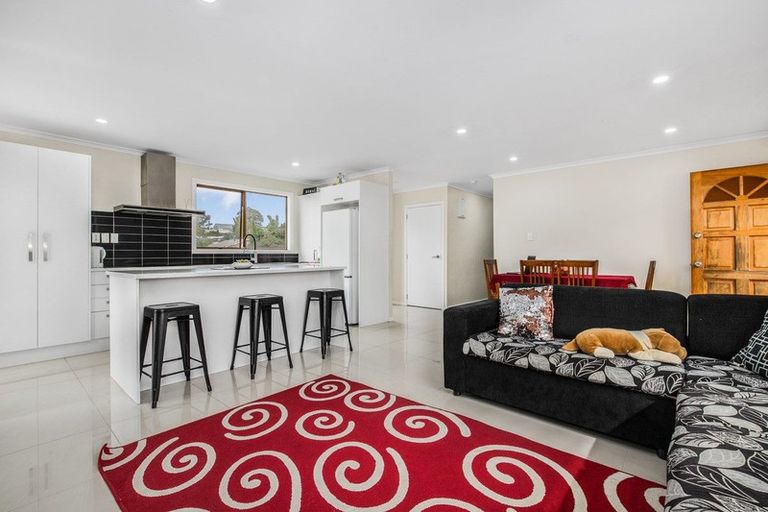 Photo of property in 34 Aquarius Avenue, Glen Eden, Auckland, 0602