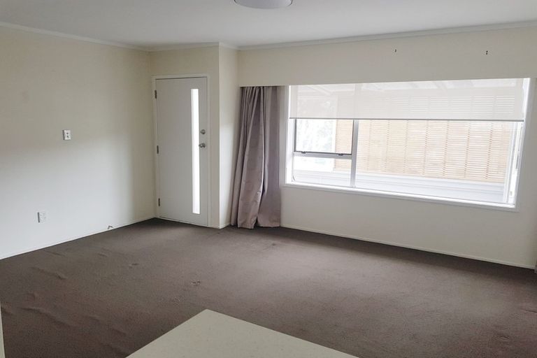 Photo of property in 3/25 Widmore Drive, Massey, Auckland, 0614