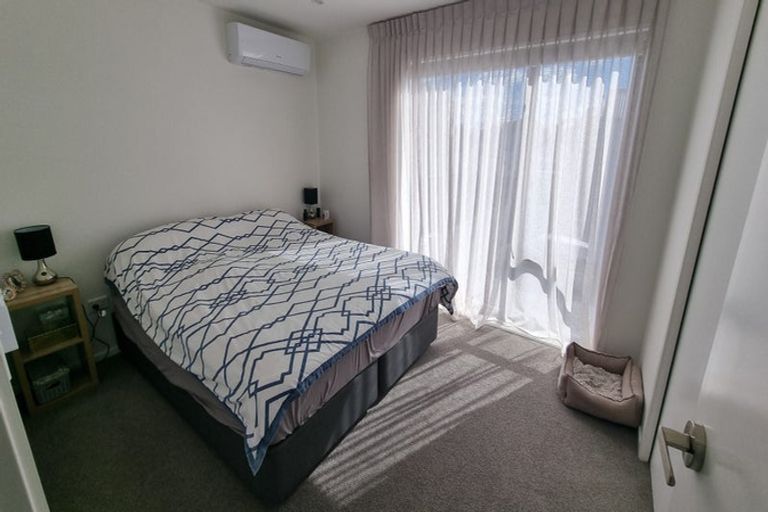 Photo of property in 2/12 Enderby Drive, Te Atatu Peninsula, Auckland, 0610