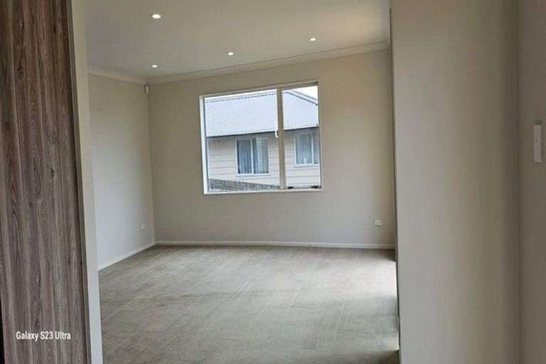 Photo of property in 7 Marco Place, Highland Park, Auckland, 2010