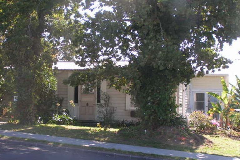 Photo of property in 62 Forrest Hill Road, Forrest Hill, Auckland, 0620