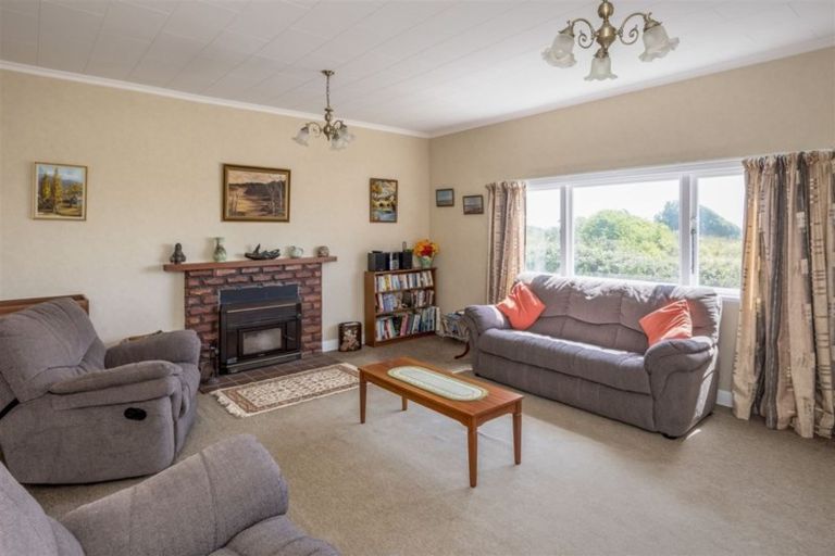 Photo of property in 26 Marine Parade, Otaki Beach, Otaki, 5512