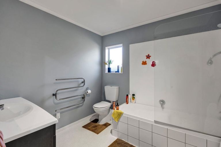 Photo of property in 18 Fox Street, Okato, 4335