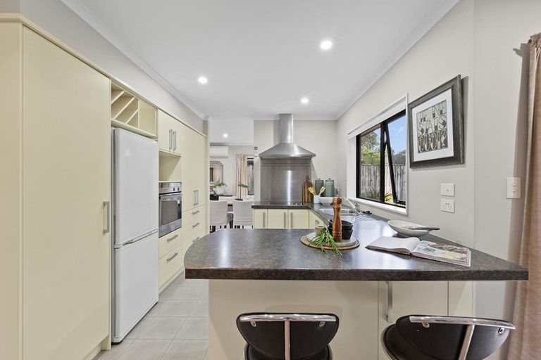 Photo of property in 60 Seamount Drive, Red Beach, 0932