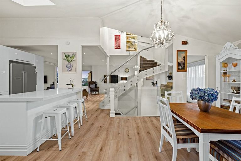 Photo of property in 1/36 Seaview Road, Castor Bay, Auckland, 0620