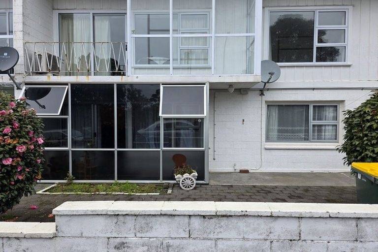 Photo of property in 2/21 Vivian Street, New Plymouth, 4310