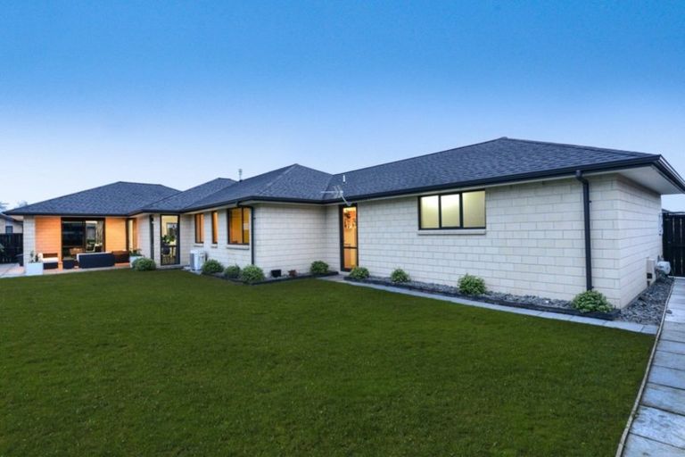 Photo of property in 2 Michael Terrence Place, Flagstaff, Hamilton, 3210