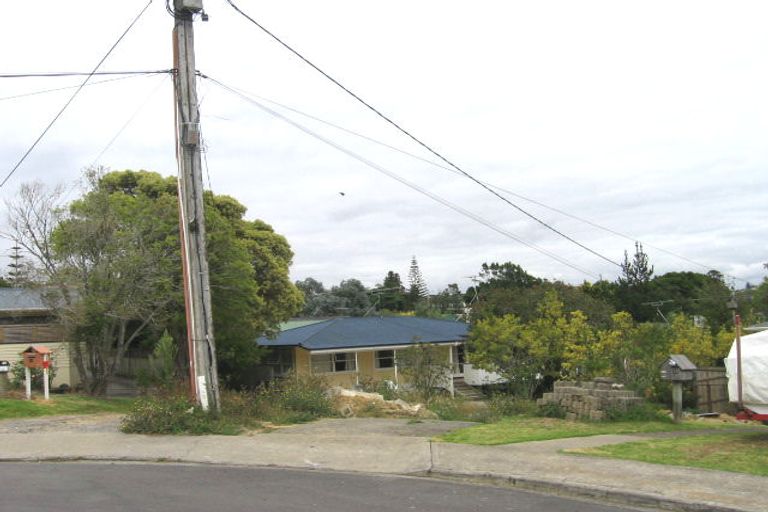 Photo of property in 1/17 Raeben Avenue, Hillcrest, Auckland, 0627