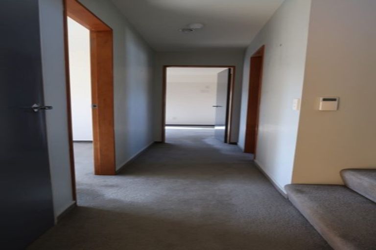 Photo of property in 62a Saint Johns Terrace, Tawa, Wellington, 5028