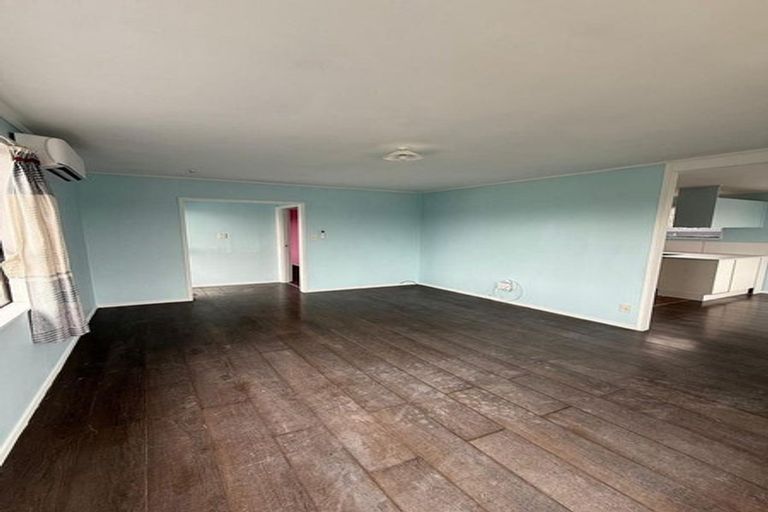 Photo of property in 3/1 Rebecca Rise, Weymouth, Auckland, 2103