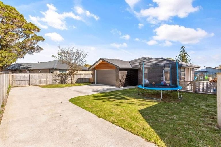 Photo of property in 7b Te Manuao Road, Otaki, 5512