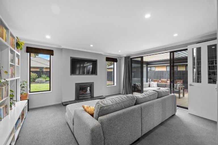 Photo of property in 21 Kohi Drive, Parklands, Christchurch, 8083